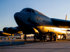 Відкладено на три роки: коли бомбардувальник B-52 отримає нові двигуни