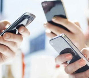 Українців почнуть сповіщати про перебування в приміщенні з хворими на коронавірус – Шмигаль