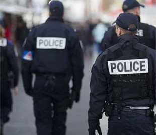 У Франції хочуть заборонити публікувати фото та імена поліцейських у медіа