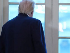 Білий дім виклав фото Трампа на тлі карти Гренландії