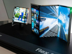 Samsung планує випустити потрійний складаний смартфон