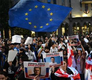 У Тбілісі заарештували ще шістьох учасників мітингу проти закону про "іноагентів"