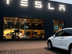 Акції Tesla подорожчали на 40% за 5 днів