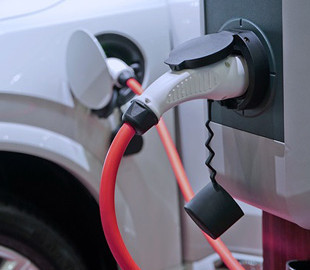 В Україні гібриди та електрокари витісняють бензинові та дизельні авто