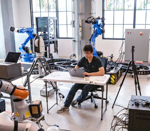 Материнська компанія Google створила «дочку» для розробки ПО для роботів