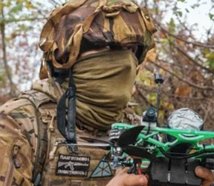 ЗСУ почали застосовувати на передовій FPV-дрони з автонаведенням: що про них відомо