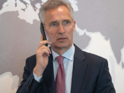 НАТО визнає вразливість підводних кабельних комунікаційних мереж – Столтенберг