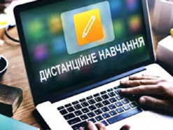 Через спалах коронавірусу у школі на Полтавщині запроваджують дистанційне навчання