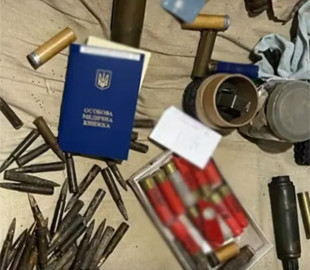 На Львівщині судитимуть чоловіка, який продавав зброю через інтернет