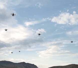 Турецькі розробники об'єднали квадрокоптери Poyraz у бойові рої