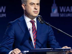 "Росія веде цифрову війну": Польща пригрозила соцмережам штрафами за російські фейки