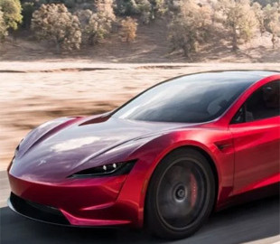 Ілон Маск заявив, що хоче створити літаючий електромобіль на базі Tesla. Це реально?