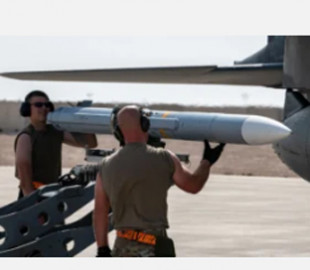 Розкриті технічні характеристики керованих ракет AIM-120 класу «повітря-повітря»