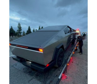 Власники Tesla Cybertruck повідомляють про серйозні проблеми з авто