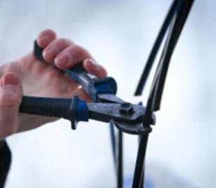 Запорожца, который оставил без связи целый подъезд, приговорили к общественным работам