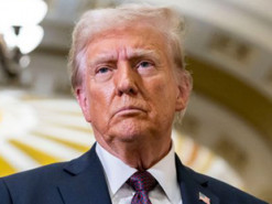 Суддя наказав адміністрації Трампа відновити допуск журналістів AP до Білого дому