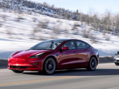 Автомобілі Tesla автоматично закриватимуть вікна під час дощу