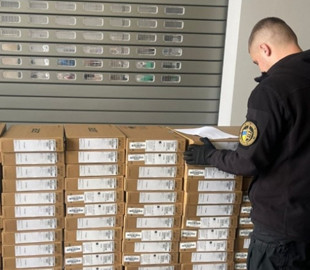 Митники зупинили ввезення ноутбуків на 2 млн грн під виглядом секонд-хенду