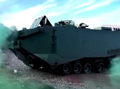 ВМС Туреччини вперше протестували нову броньовану машину-амфібію FNSS MAV Zaha