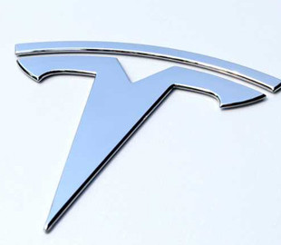 Один загиблий, 20 поранених: Tesla Model 3 потрапила у масштабну аварію