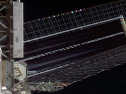 На МКС в три подхода установили новые солнечные батареи