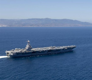 Скільки винищувачів може вміщувати один авіаносець: названо цифри