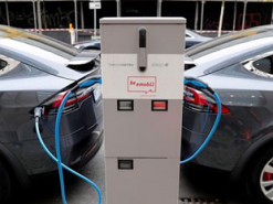 Производители аккумуляторов столкнулись с острой нехваткой квалифицированных кадров