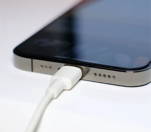 Чи треба повністю заряджати новий телефон після покупки