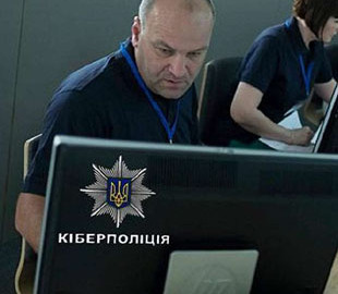 Кіберполіція почала приймати звернення щодо «груп смерті»