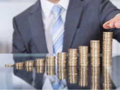 Work.ua: вакансий стало меньше, а соискателей больше