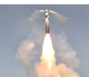 Полетіла на 900 км: Індія випробовує ракету BrahMos збільшеної дальності