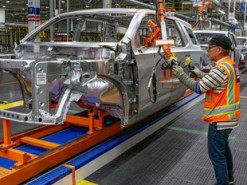 Ford, GM и Stellantis планируют достичь 50% продаж электромобилей к 2030 году