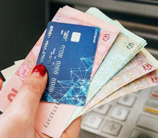 Украинцев предупредили об участившихся схемах мошенничества с банковскими картами