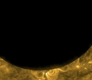 У NASA показали сонячне затемнення зблизька