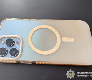 У Тернополі молодик обдурив знайому та здав її телефон у ломбард – поліція викрила шахрая