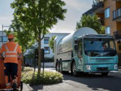 Электрический грузовик Volvo FE заметили на станции быстрой зарядки