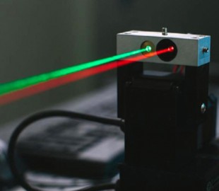 Google начнет "доставлять" интернет при помощи лазеров