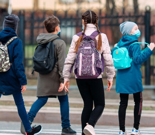 Дистанційка скасована: у яких регіонах України поновлене очне навчання