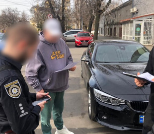 Поліцейські піймали шахрая, що "продавав" неіснуючі бронежилети