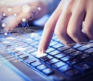 Гройсман прогнозирует рост прибыли IT-компаний Украины