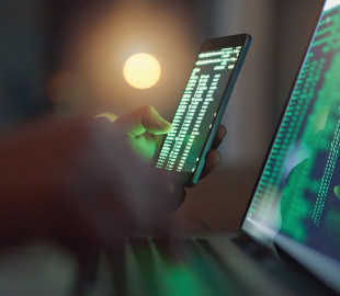 Акции IT-компаний, программный код которых был взломан российскими хакерами, упали на 20%