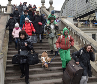 Понад 60% українських айтівців переїхали через війну, а 14% поїхали з України — DOU