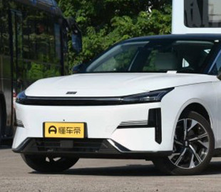 Новий гібрид Geely здатний проїхати майже 1400 км