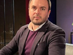 Ведучий "Холостяка" Григорій Решетник закликав українців не втрачати оптимізм
