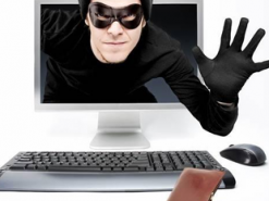 Невідомі інтернет-шахраї ошукали чоловіка на 20 тисяч гривень