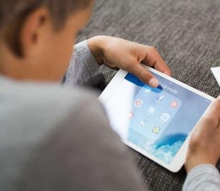 Інстинкти і сучасні технології: що робити, якщо дитину цькують у соцмережах