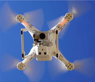 На військову частину в Польщі впав дрон — в Міноборони заявили, що він був іграшковим