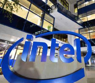 Intel может отдать производство чипов сторонним компаниям