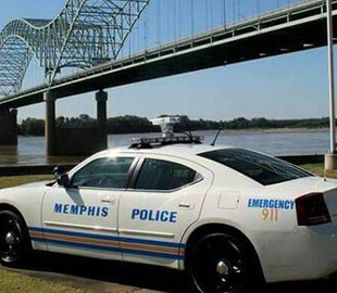 У Мемфісі чоловік протягом 19 годин їздив містом і стріляв у перехожих