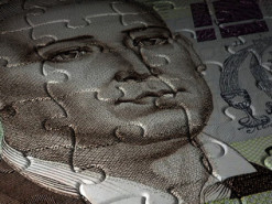 Шмыгаль рассказал, когда украинцы начнут получать по 500 гривен за бустерные прививки